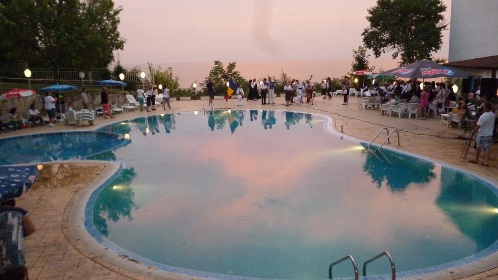 Ahilea Hotel - Free Pool Access Balčik Exteriér fotografie