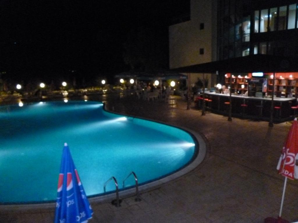Ahilea Hotel - Free Pool Access Balčik Exteriér fotografie