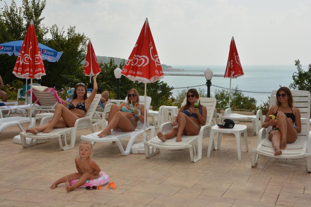 Ahilea Hotel - Free Pool Access Balčik Exteriér fotografie