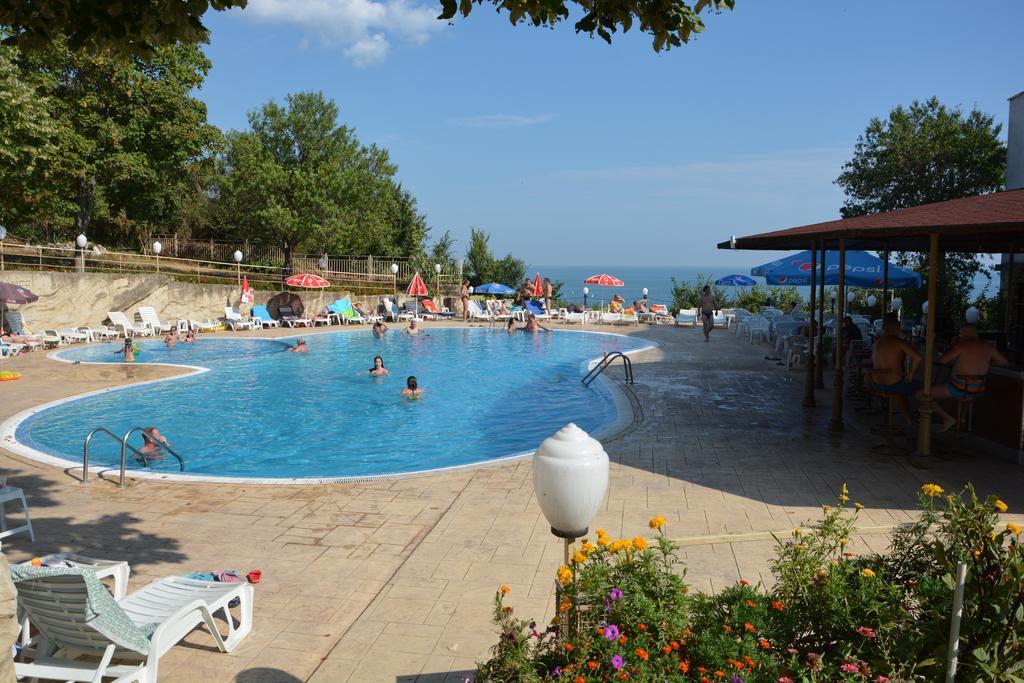 Ahilea Hotel - Free Pool Access Balčik Exteriér fotografie