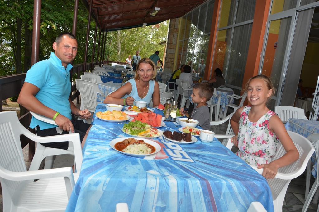 Ahilea Hotel - Free Pool Access Balčik Exteriér fotografie