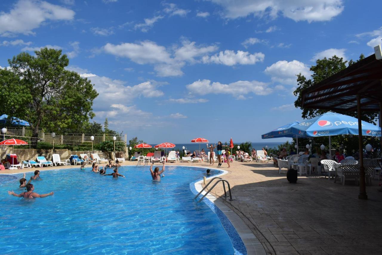 Ahilea Hotel - Free Pool Access Balčik Exteriér fotografie