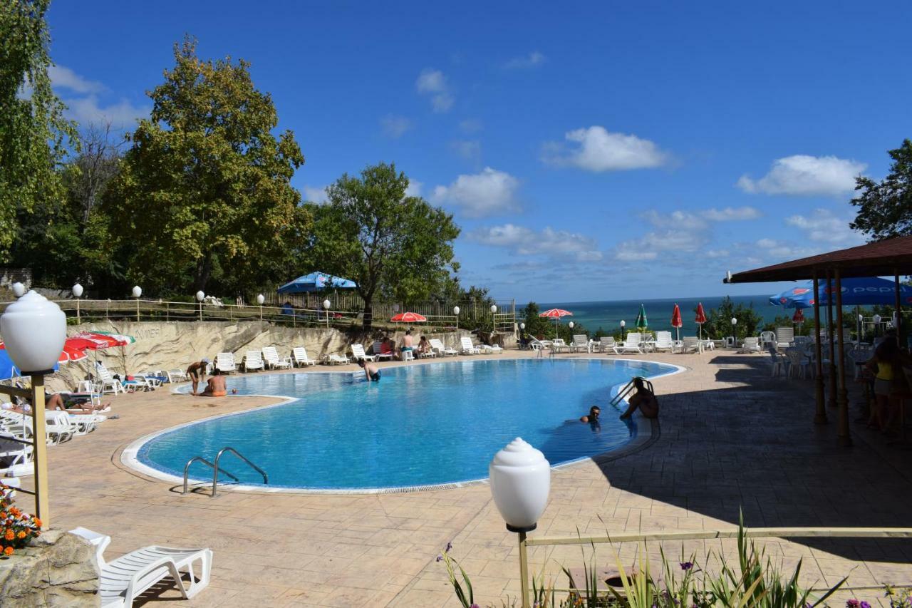 Ahilea Hotel - Free Pool Access Balčik Exteriér fotografie